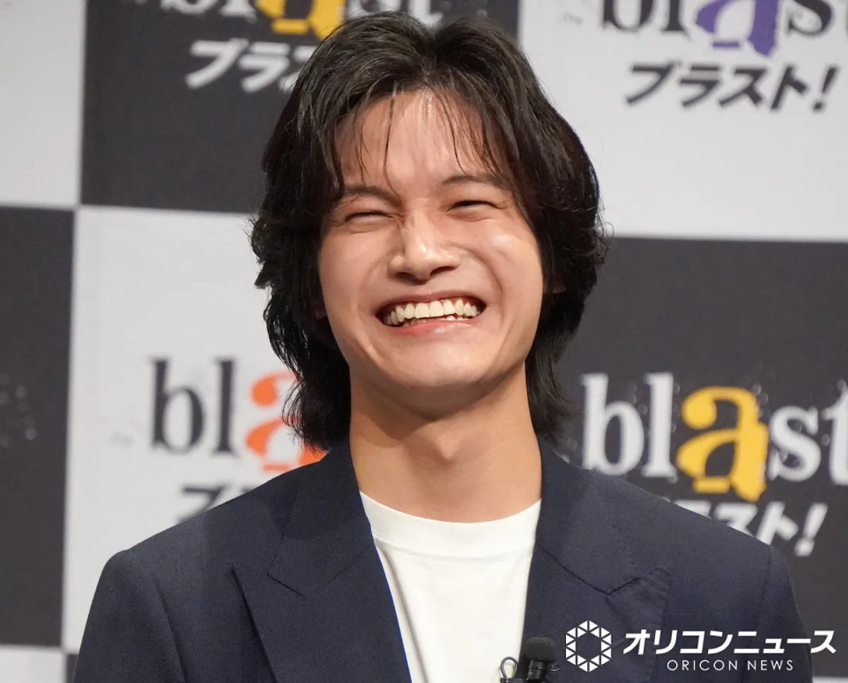 佐野晶哉、Aぇ! groupライブのバンドパートの魅力語る「すてきな一体感が生まれる」