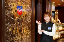 NMB48坂田心咲、なんばでカフェ「英國屋」本気コスプレ　最近「カフェオーレのおかわりも無料になった」とさらりとアピール