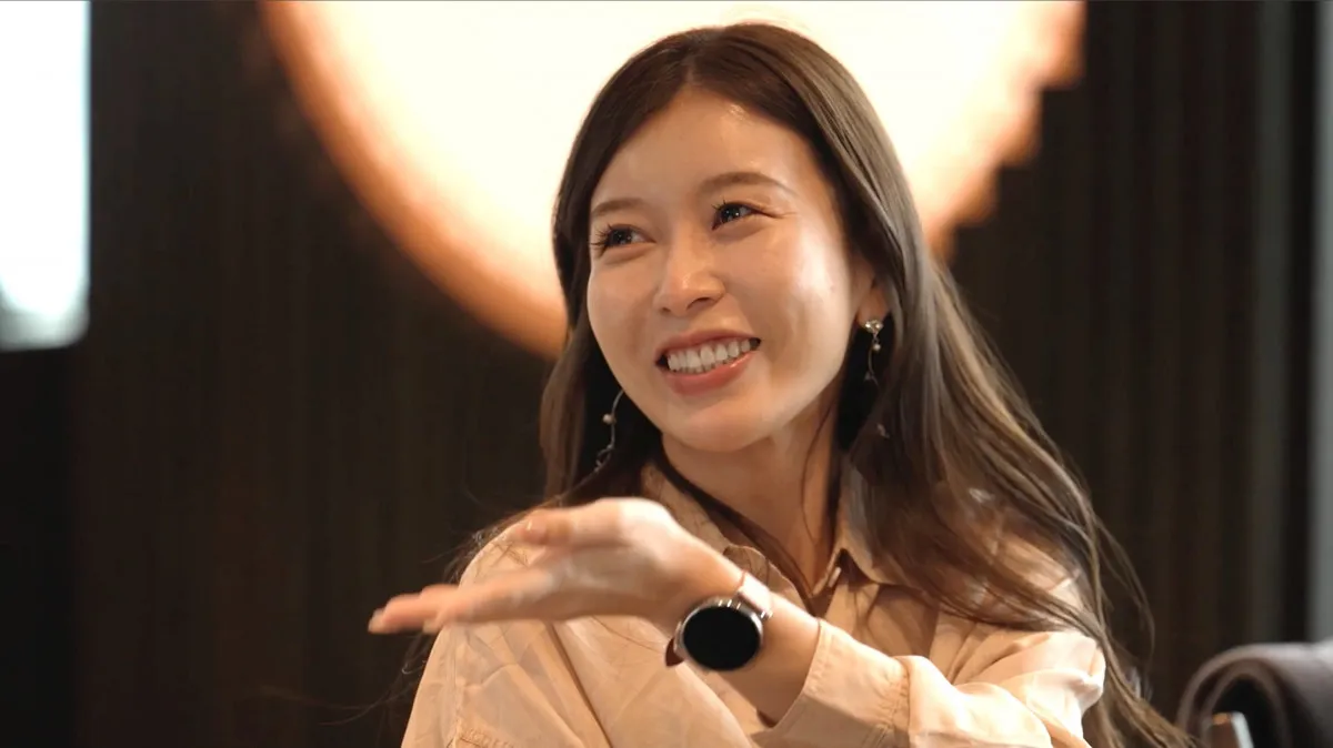 34歳美人社長が“婚約初夜”でセクシーすぎる大胆密着行動「1ミリも離れてない」
