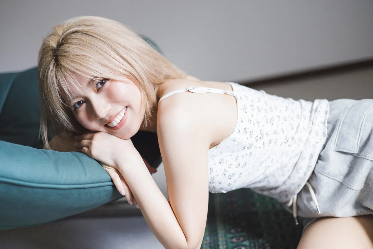 元AMEFURASSH・鈴木萌花の初写真集『SHE IS HERE』発売　購入特典のドキュメンタリー映像の一部をYouTubeで特別無料公開