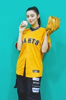 池田エライザ、東京ドームで始球式　ボールが大きく逸れる結果も「熱気を感じることができて圧倒されました」