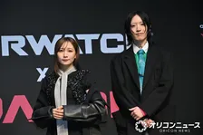 YOASOBI、オーバーウォッチ仕様の衣装をお披露目　「理想のヒーロー像」についても語る