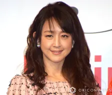 相田翔子、“デコった”愛用バッグを披露　チャームやスカーフで“イメチェン”楽しむ「気分が上がります」