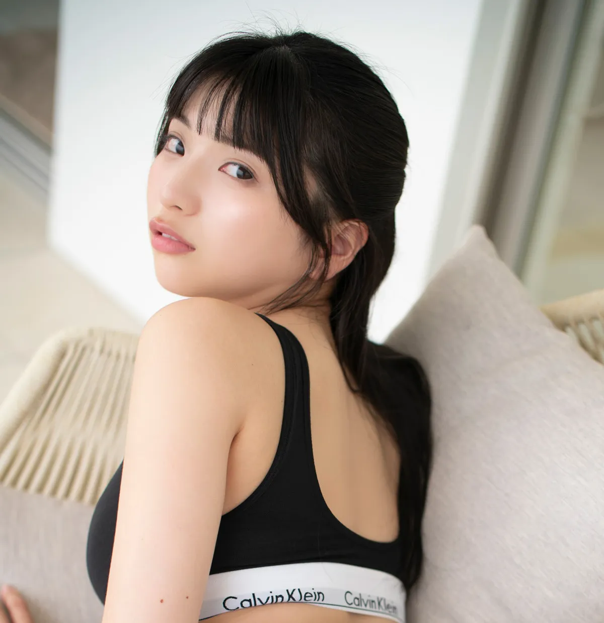 身長148cmの「#Mooove!」リーダー・姫野ひなの、グラビアで念願のCalvin Kleinに感激「まさかひなのも着れるなんて」