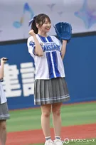 日向坂46藤嶌果歩、再び“魔球”？　ハマスタ始球式で“おひさま”も味方した豪快ノーバン投球で魅せる