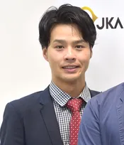 デニス松下宣夫、第2子誕生を報告　生まれたばかりのわが子を腕に覚悟「心霊スターJr.に育てたいと思います！」