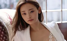 身長173cm 9頭身のミュージカル美女・美麗、初のデジタル写真集発売　凜としたカッコよさと妖艶な魅力、可愛い笑顔とのギャップのすべてを網羅