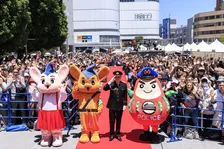 舘ひろし、調布で一日警察署長就任に3000人熱狂　「自転車乗れない」衝撃の告白、免許返納にも言及