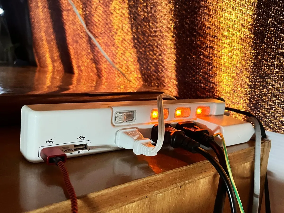 電源タップには“寿命”がある…パナソニックが交換目安と製造年の確認・交換忘れ防止方法を解説「一生使えると思ってた」「買い替えます！」