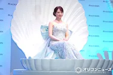 森香澄、人魚姿で貝殻から登場　体型管理の意識明かす
