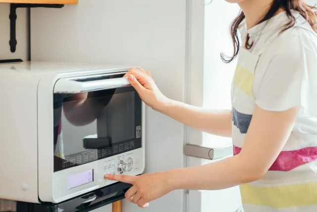 忙しい朝や夜に革命…レンジでホットサンドや焼き魚が手軽に完成する調理器具おすすめ6選