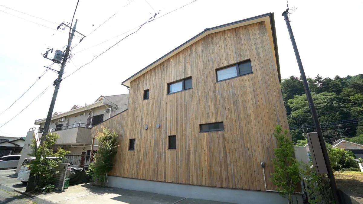 高尾山麓の戸建て、“ストレスゼロ”の工夫続々　省エネ基準満たした“パッシブハウス”『となりのスゴイ家』