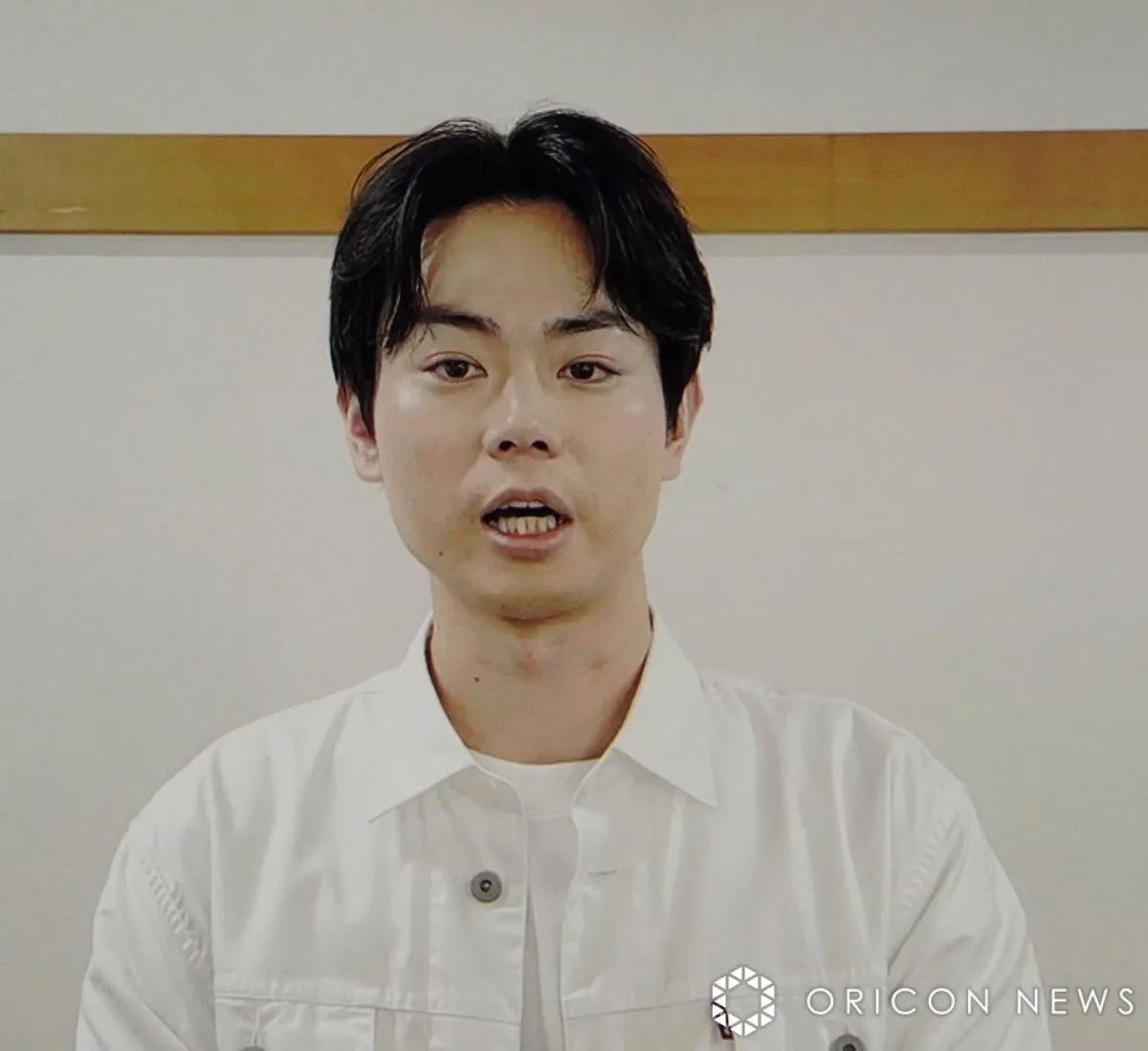 菅田将暉、ピアノ演奏は「二度とやりたくないです（笑）」　『グラスハート』劇中バンドの初ステージにVTRでメッセージ