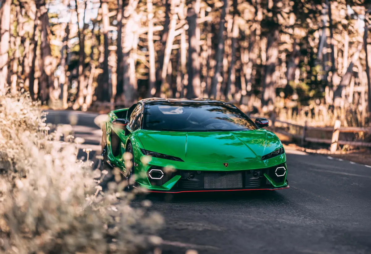 松任谷正隆、ランボルギーニの新型車『テメラリオ』と『ウルスSE』を評す　SUVとスーパースポーツが示す同社の未来