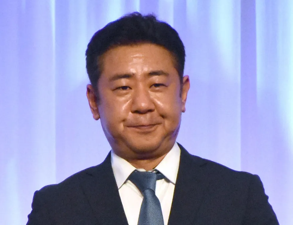 錦鯉・渡辺隆、47歳の“リアル”な肉体を公開　自撮りショットが話題「ポーズが素敵」「つまり俺も痩せなきゃ…」