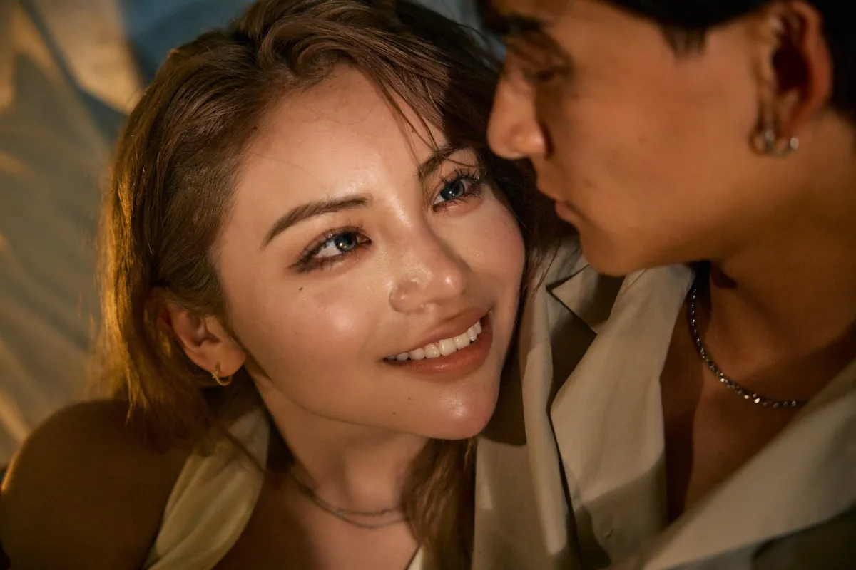 初対面の“美男美女”がベッドで熱烈なキス　『タイプロ』出身・西山智樹＆前田大輔も驚き