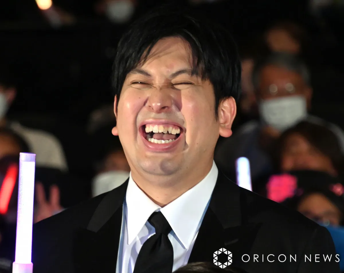 ジャンボたかお、『花火より唐揚げ。』の衝撃カットに反響「今年の夏見た写真の中で1番いい写真」「弾け旨そう」