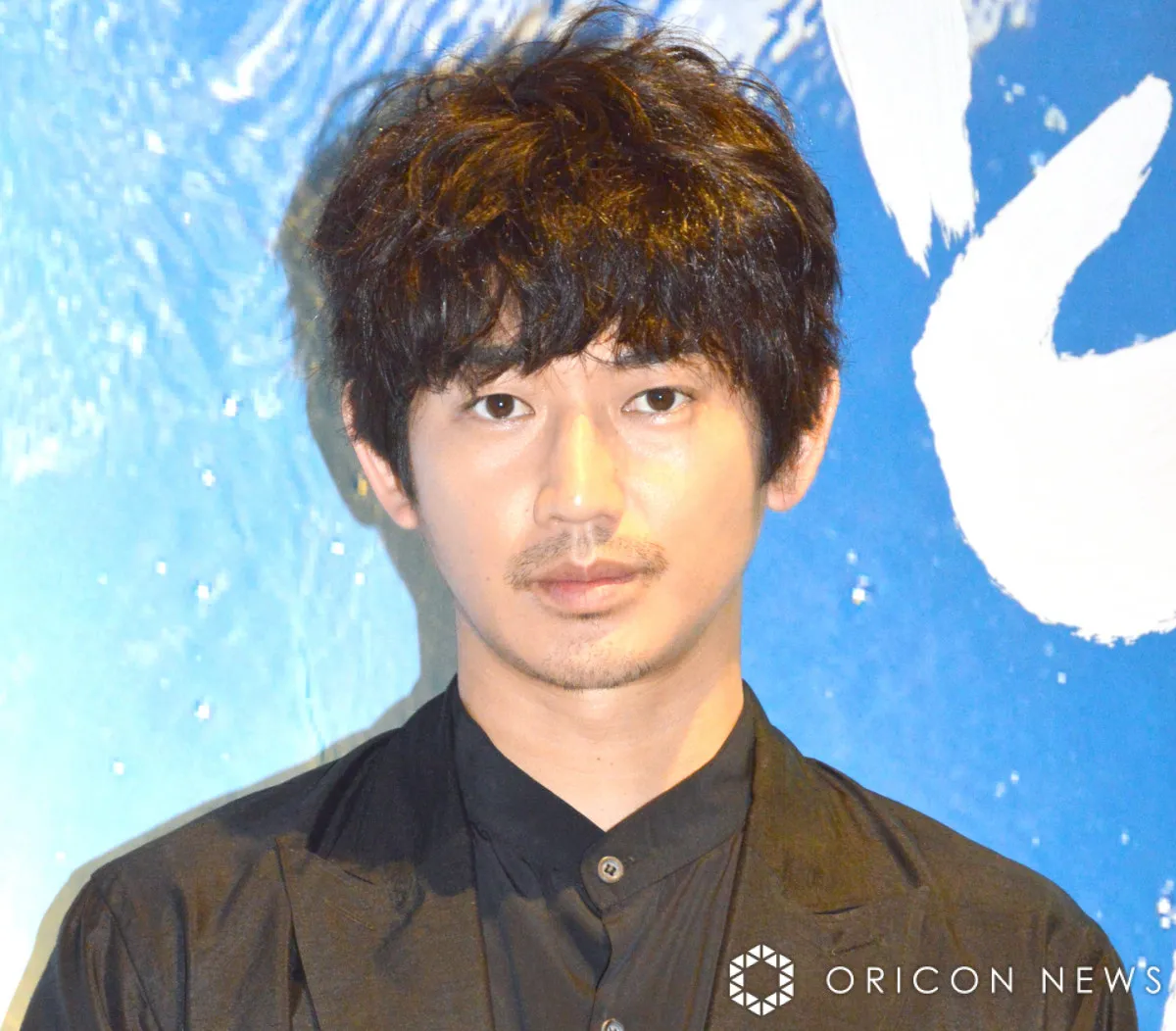 永山瑛太、無精ひげ姿の近影に反響「かっこいい！」「韓国で何かの撮影中ですかね」　韓国俳優のソン・ソックも反応