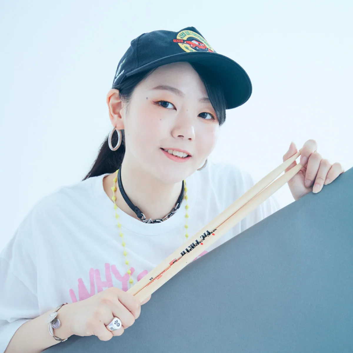 元Mrs. GREEN APPLEメンバーの山中綾華、新たなキャリア　音楽一筋→社労士の理由を語る　『日本の資格・検定』新連載
