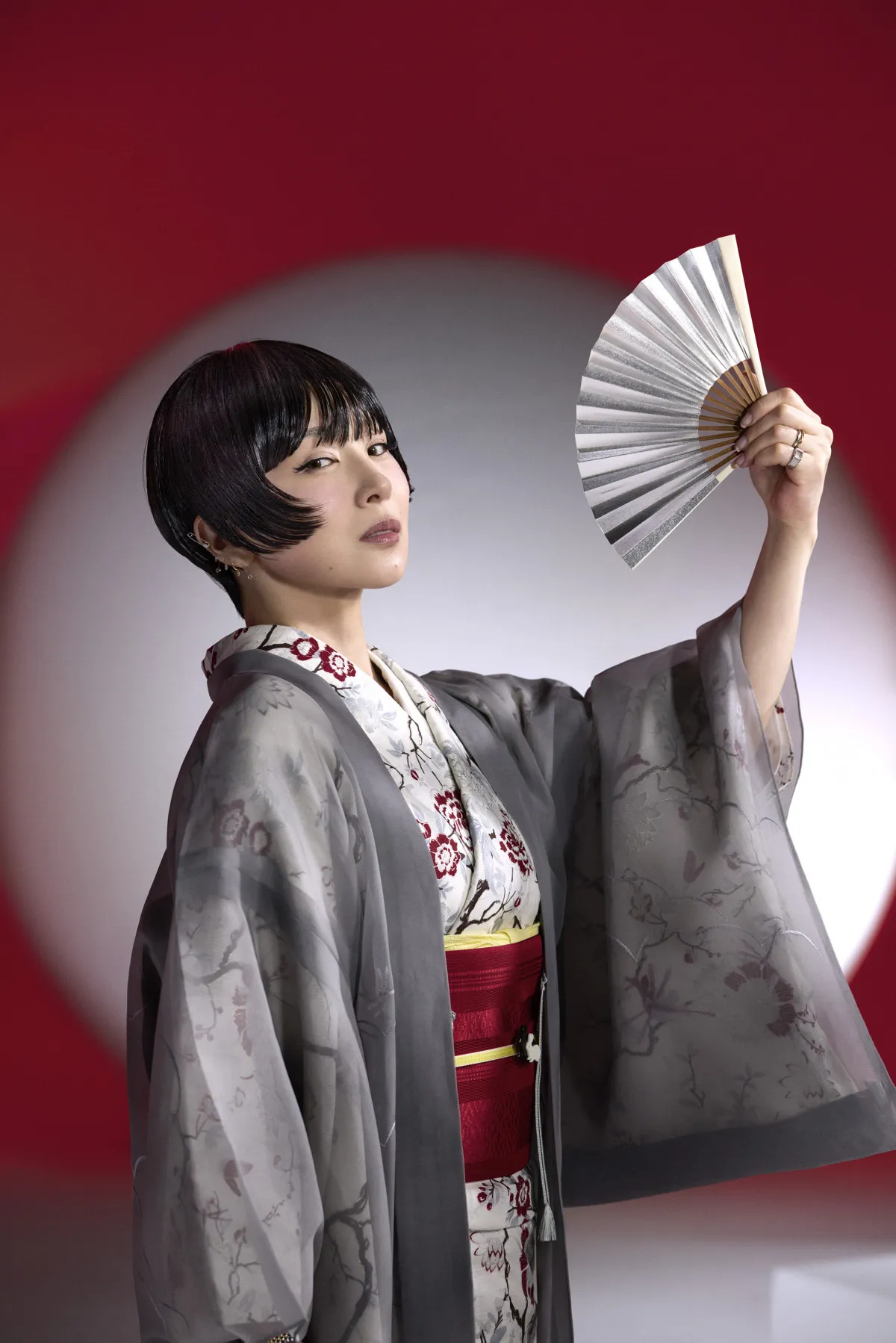 椎名林檎が公式TikTokを開設　新曲「白日のもと」MVは8・6プレミア公開