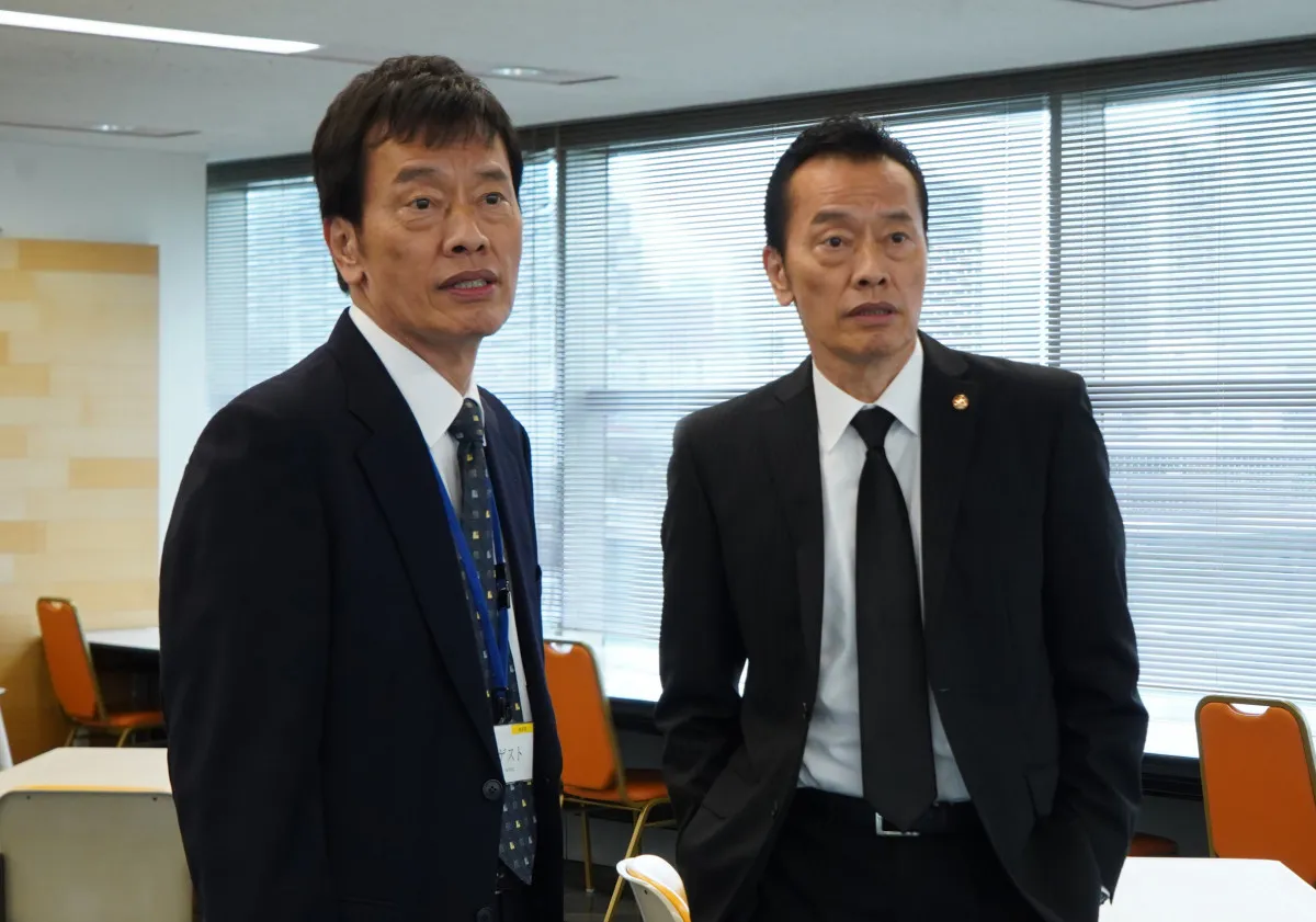 『大追跡』遠藤憲一、”双子の兄弟”で一人二役に挑戦　まさかの設定に「台本読んだときから面白かった」