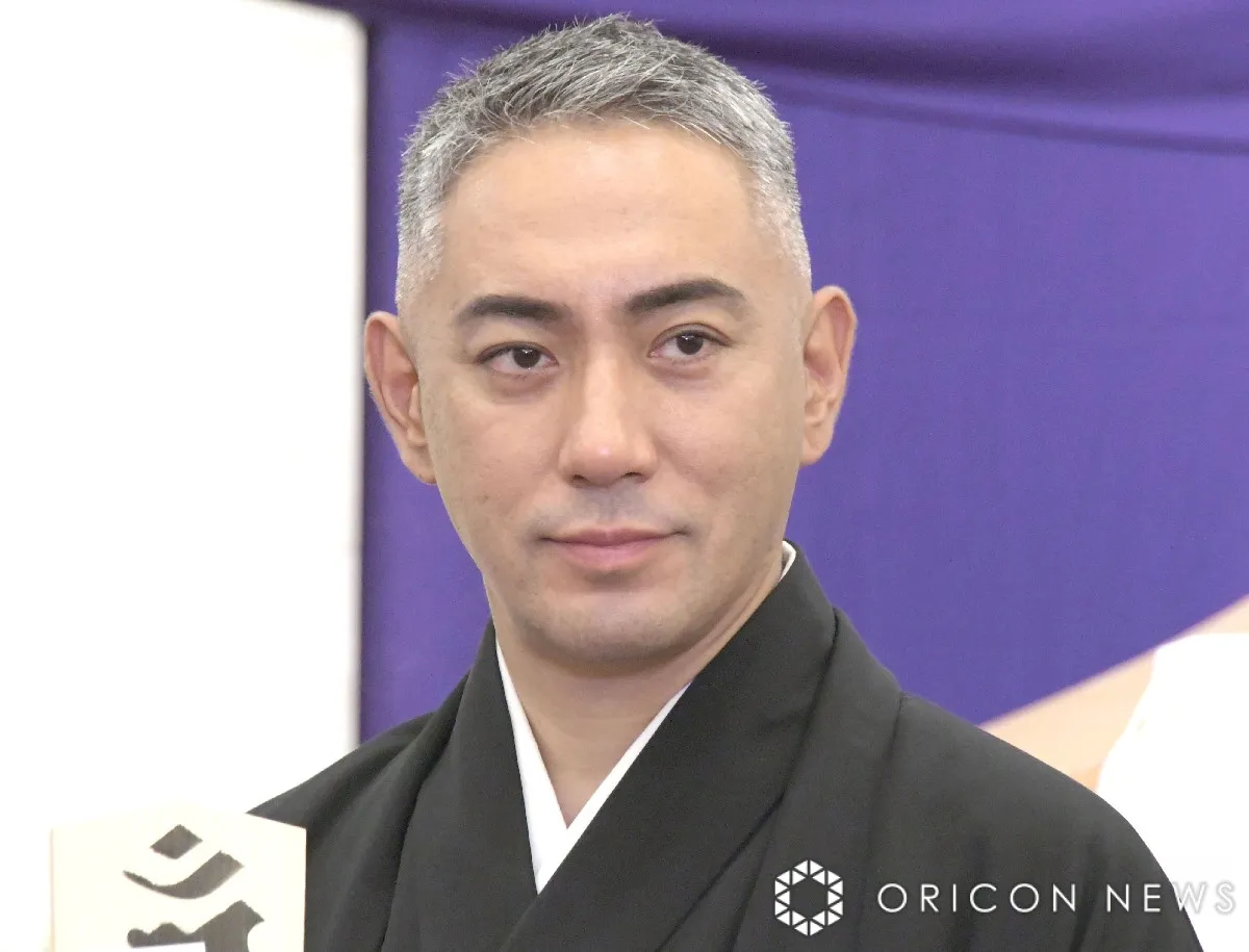 市川團十郎、家族でハワイ満喫　長男・勸玄抱っこで海遊び「甘えていてかわいい」「素敵なお写真」