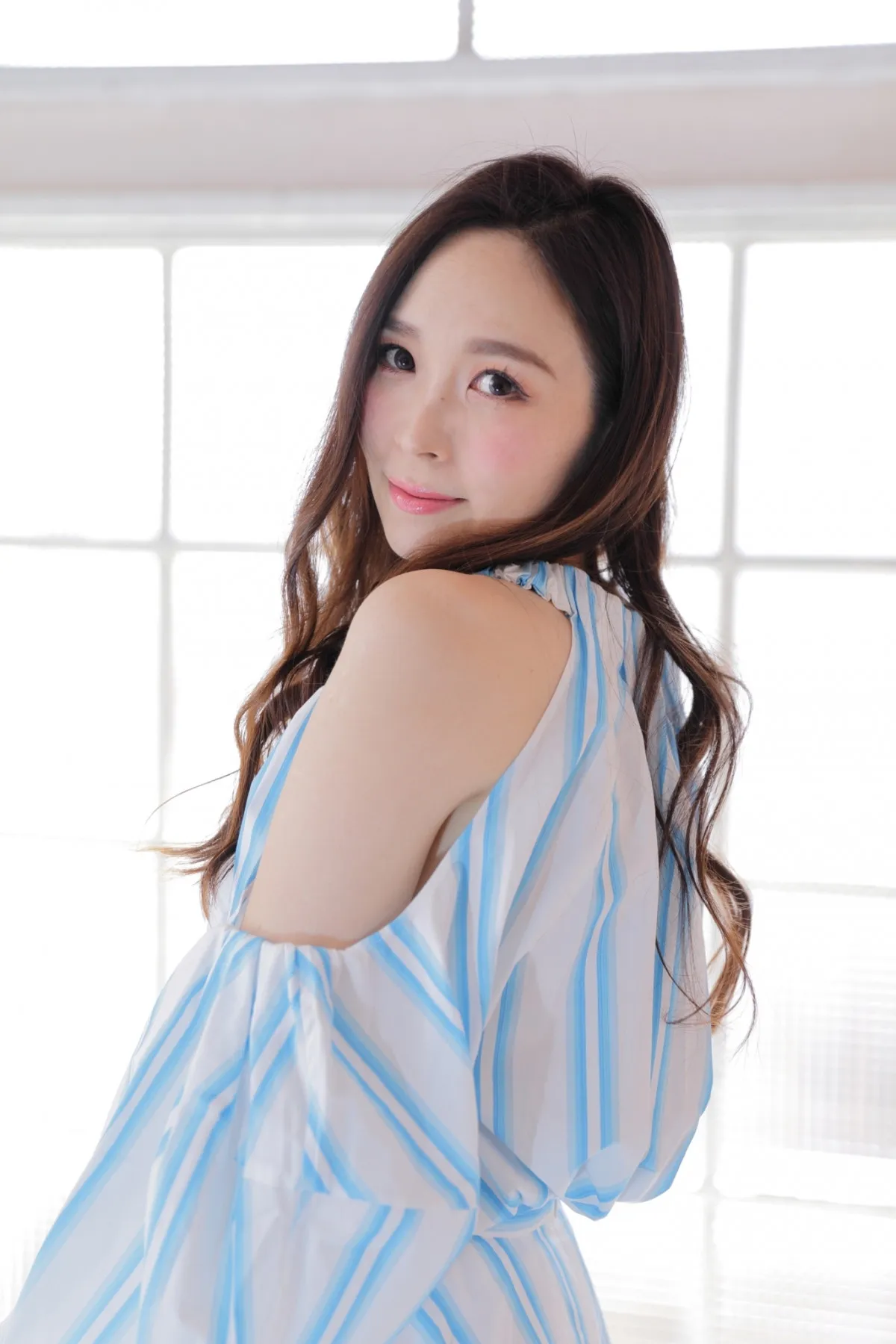 愛内里菜、中国で出演予定だったフェスの延期を発表＆謝罪「本当に申し訳ありません」
