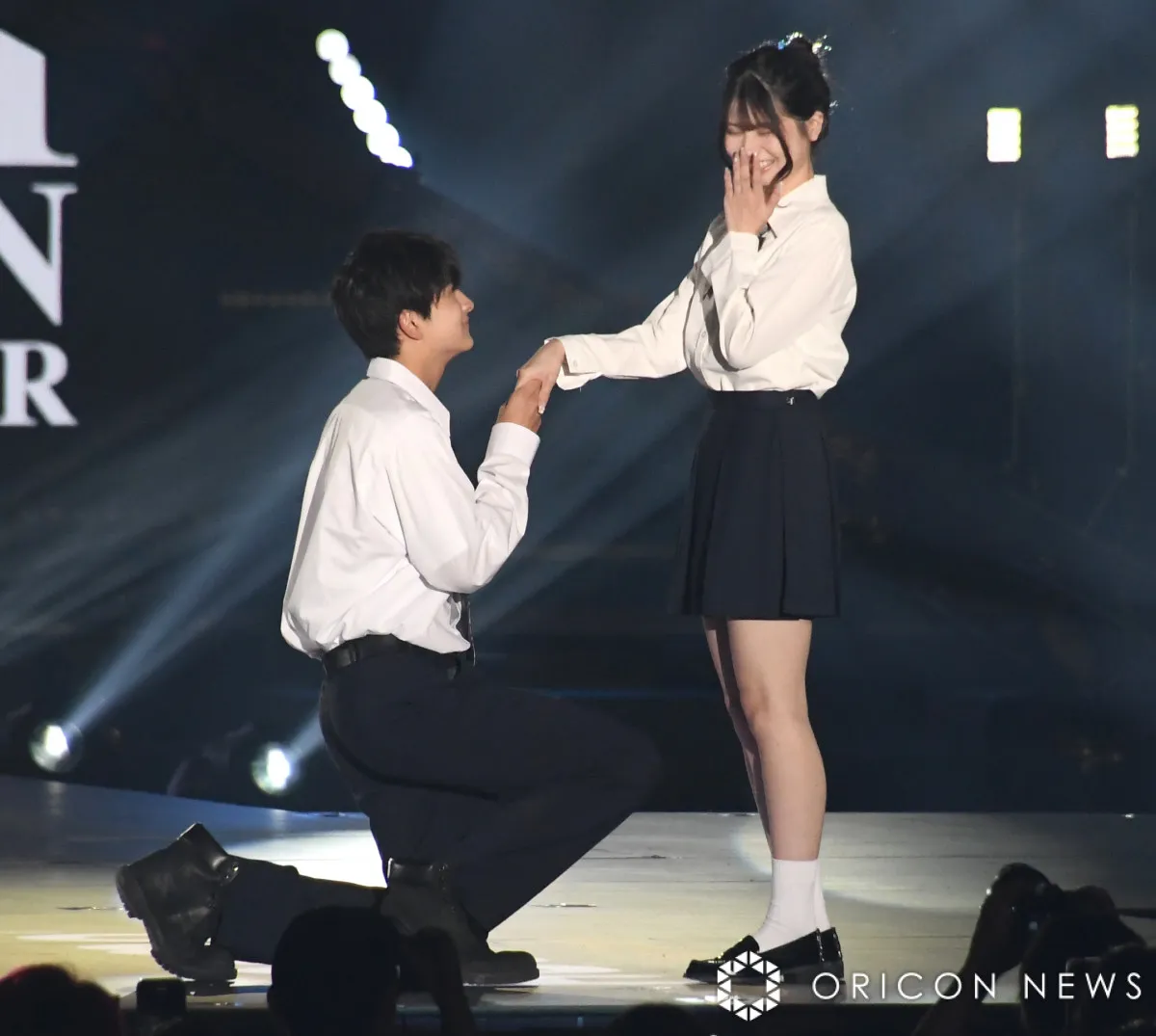 『今日好き』“けんみあ”カップル、中村健太朗が跪き手にキス　藤田みあ「1年経っても愛情表現してくれる」【関コレ】