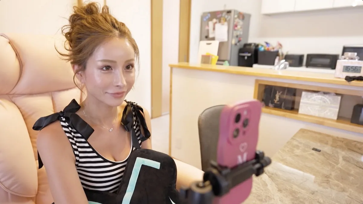 35歳で“おばあちゃん”になったインフルエンサー、娘は16歳で妊娠…葛藤の日々明かす「自分と同じようには」