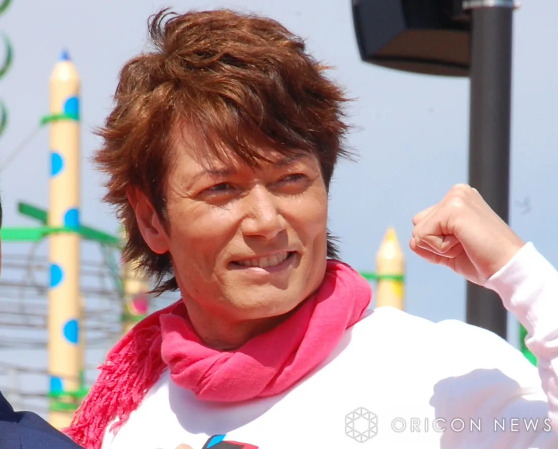 マイケル富岡、64歳の誕生日を報告　母の“顔出し”ショット添え感謝伝える「i love you mom」