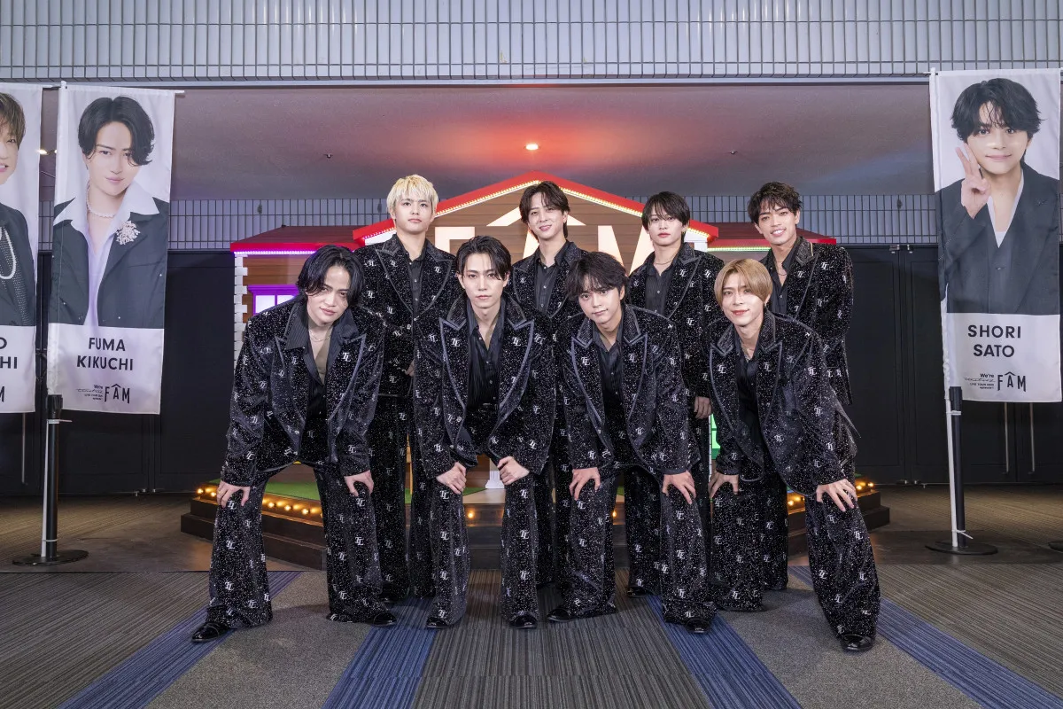 timelesz新メンバー、自分の“うちわ”に感激　寺西拓人「本当にうれしい」