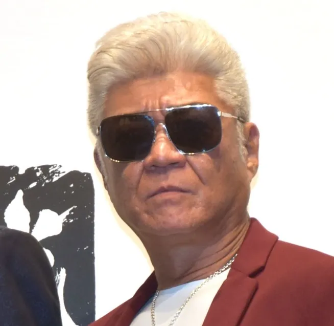 “顔面凶器”小沢仁志、”ハローキティ”に大変身　ネット「怖さが25%増量」「ぎゃくにかわいすぎる」