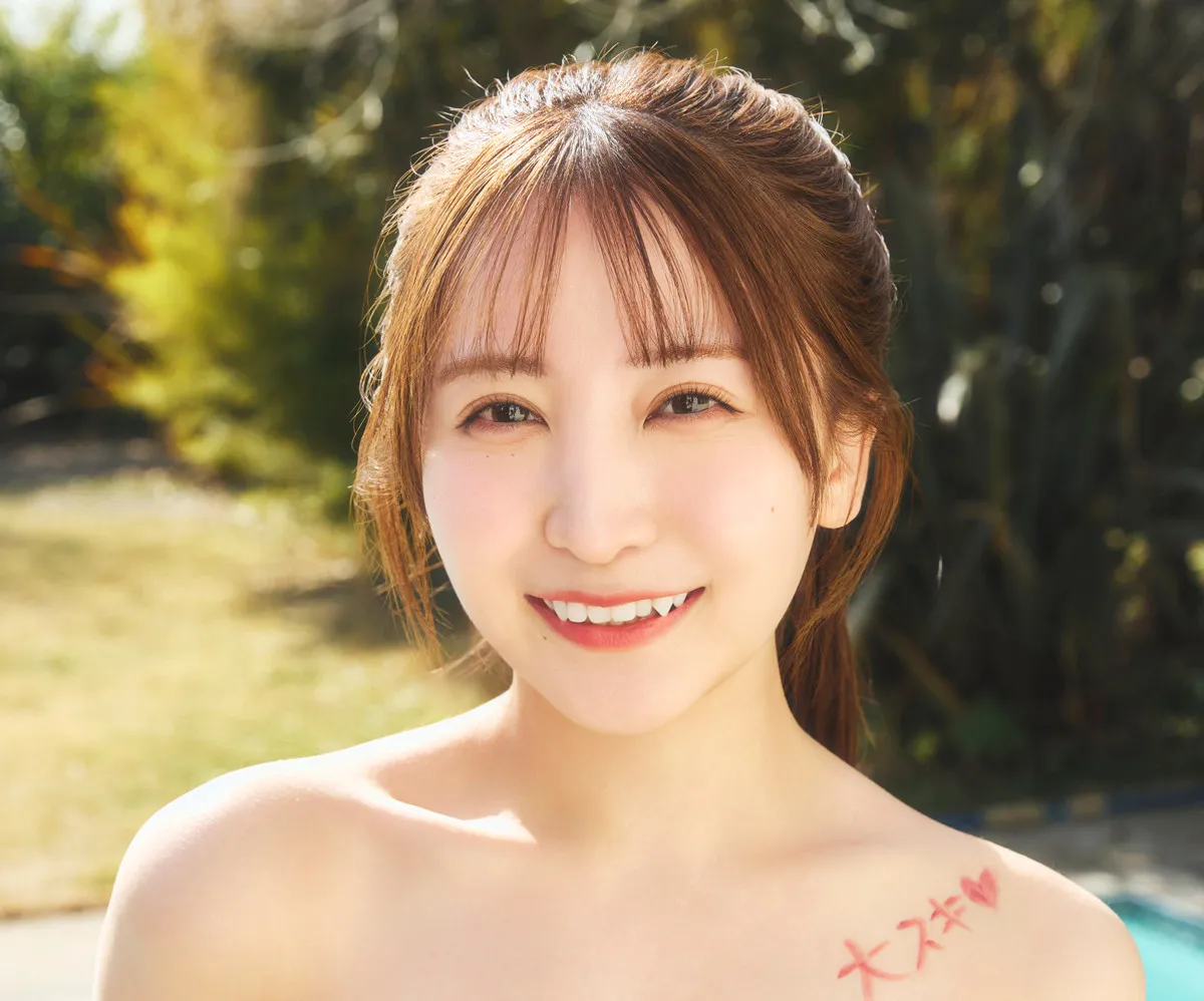 夏コミ参加予定のコスプレイヤー・清水れい、週プレで素のグラビアに挑戦「自然体に近くて恥ずかしい」