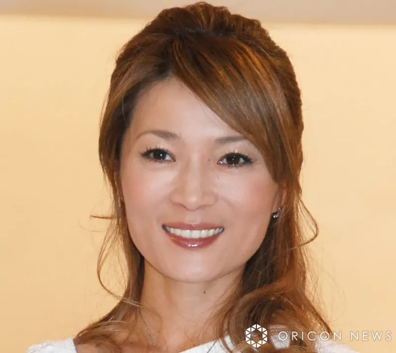 「孫活中」56歳・マルシア、愛しの初孫と2ショットで“おばあちゃんの顔”「幸せタイムに感謝」