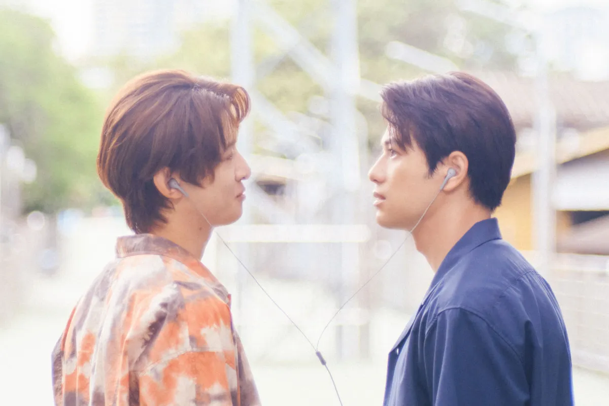 森崎ウィン＆向井康二の“両片想い”の瞬間切り取る　日タイ合作映画『（LOVE SONG）』場面写真が公開