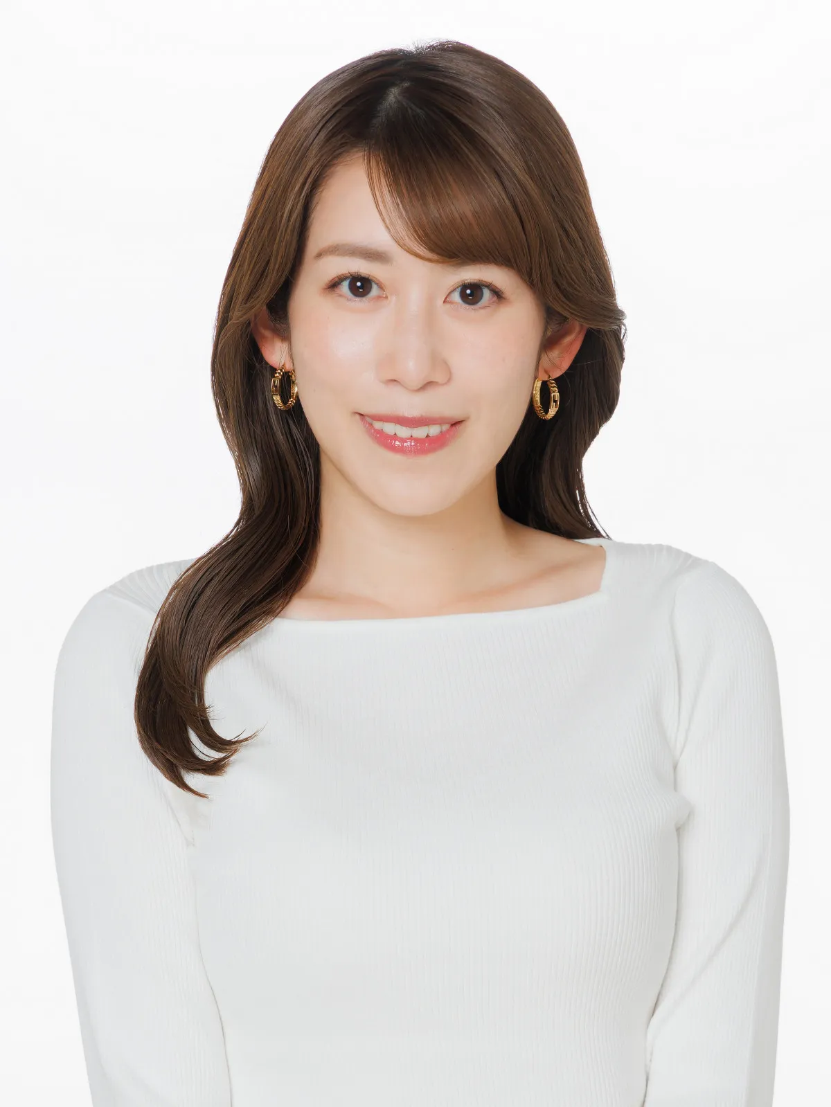 元NHK・中川安奈アナ、妹との2ショット公開　反響相次ぐ「ステキな美人姉妹！」