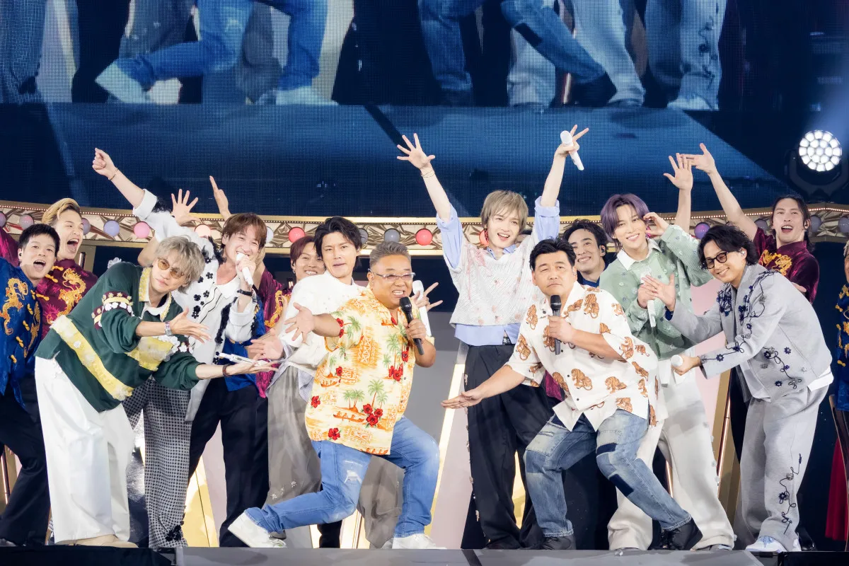 Kis-My-Ft2、デビュー14周年ライブで新曲初披露　サンドウィッチマンもサプライズ登場