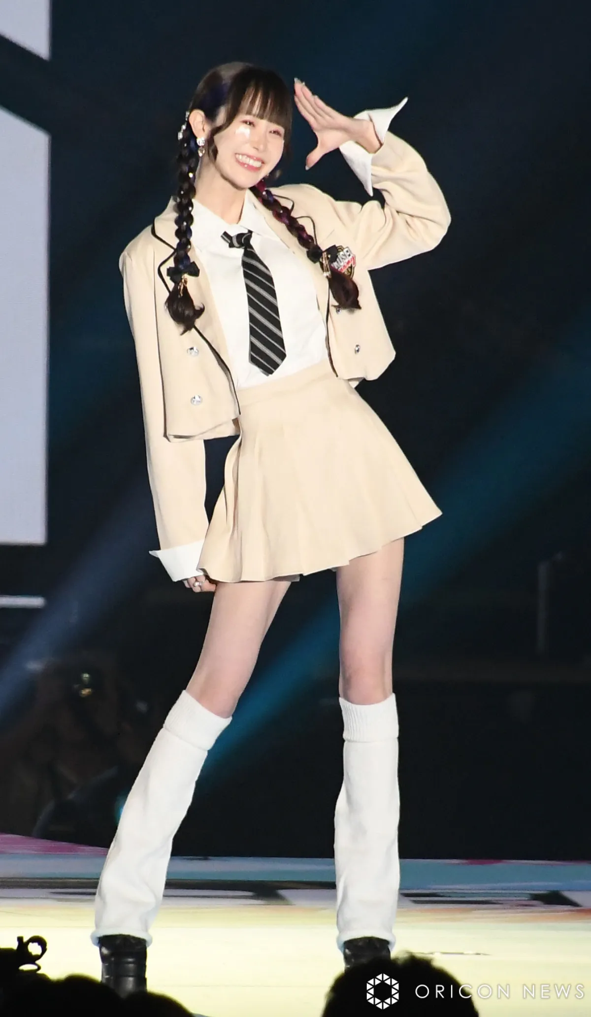 騒動渦中ゆりにゃ“激変”連発「ガチスタイル良すぎ」「レベチ」　アイドル→悪魔→天使→制服風でニッコリ【関コレ】