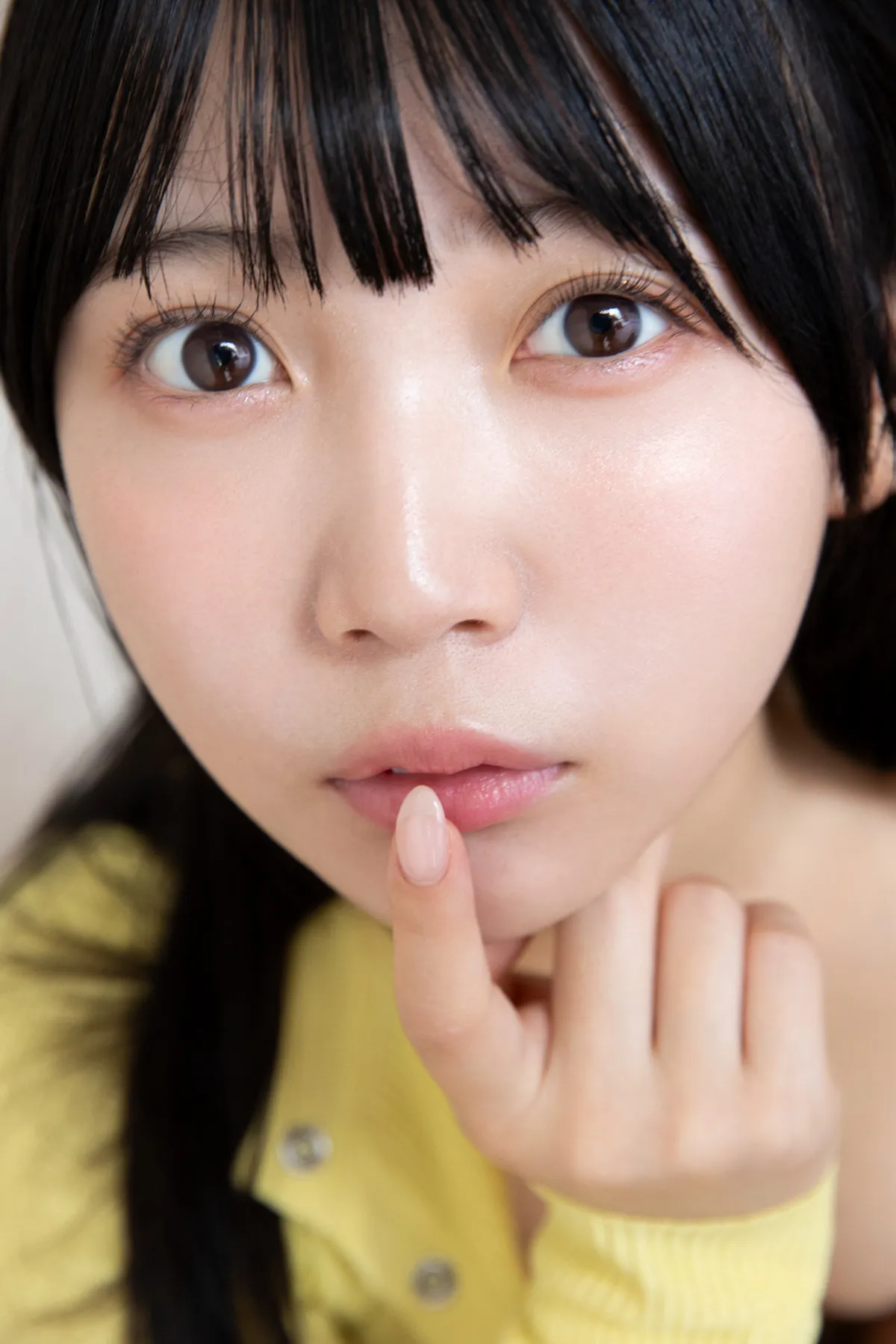 身長154cmの俳優・雪村花鈴、アイドルの自分を脱ぎ捨てた1st写真集『雪にとろける。』発売決定「10年越しに夢が叶った」