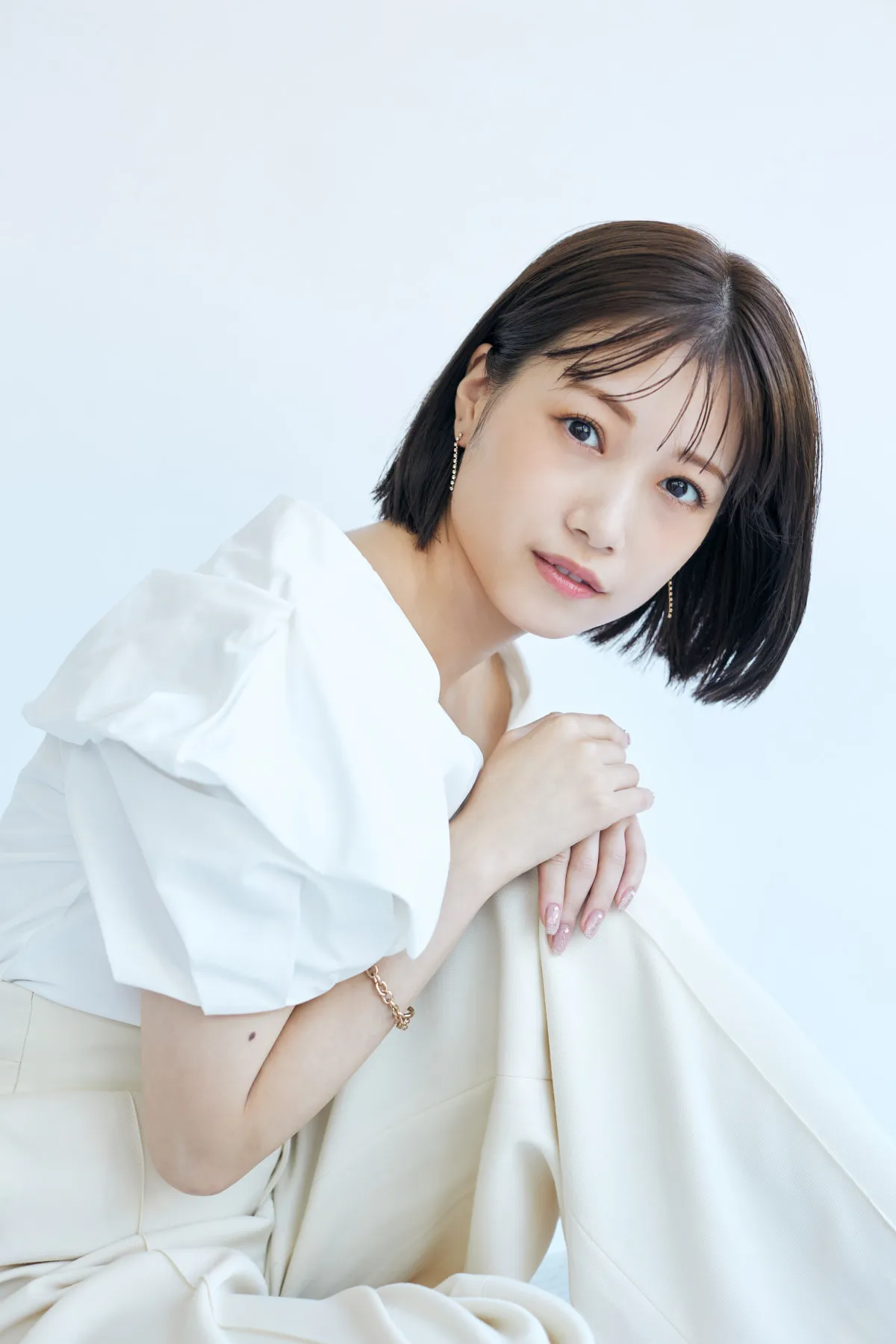 元HKT48の27歳、新婚の夫の誘いで「ご報告」→マネージャー困惑「どういうこと？」　朝長美桜が自身も「ぶっとび」表現の進路表明