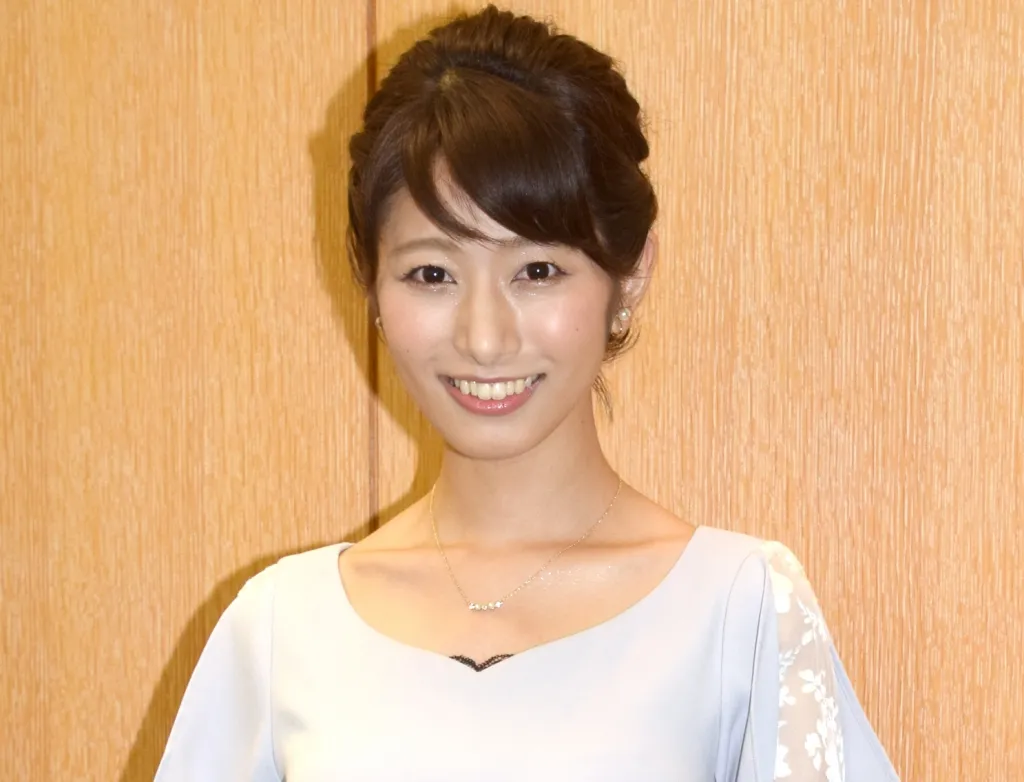 海老原優香アナ、ツヤ肌太ももゴルフウェア　“絶対領域”あらわな姿に「反則ですよ」「会社員のレベルではない」