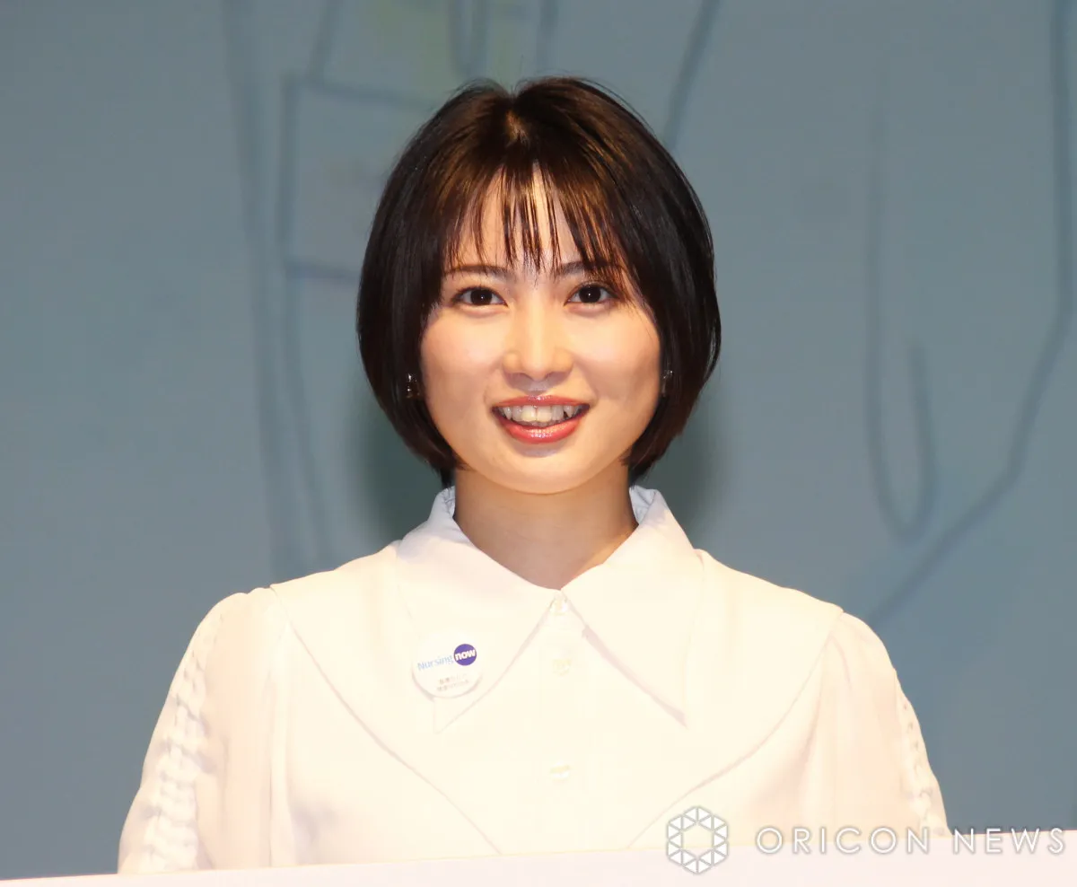 志田未来、「さすが女優」“ティラノサウルス”になりきる姿に反響「こんな可愛い恐竜なら、噛まれても許せる!!」
