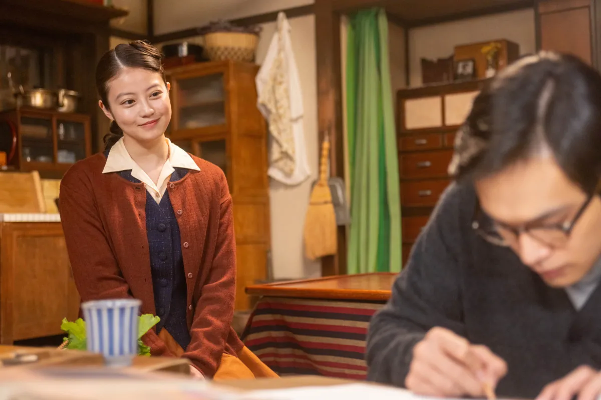 『あんぱん』のぶ、愚痴る嵩にそっと寄り添う　第99回場面カット