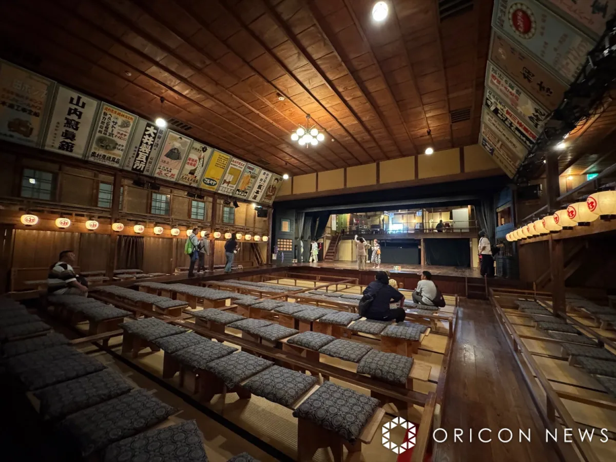 興収100億円目前『国宝』ロケ地・出石永楽館、小道具展示を刷新　楽屋セットで主人公気分