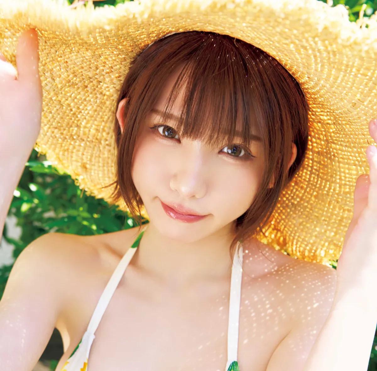 日本一のコスプレイヤー・えなこ、夏衣装の美ボディ魅せる