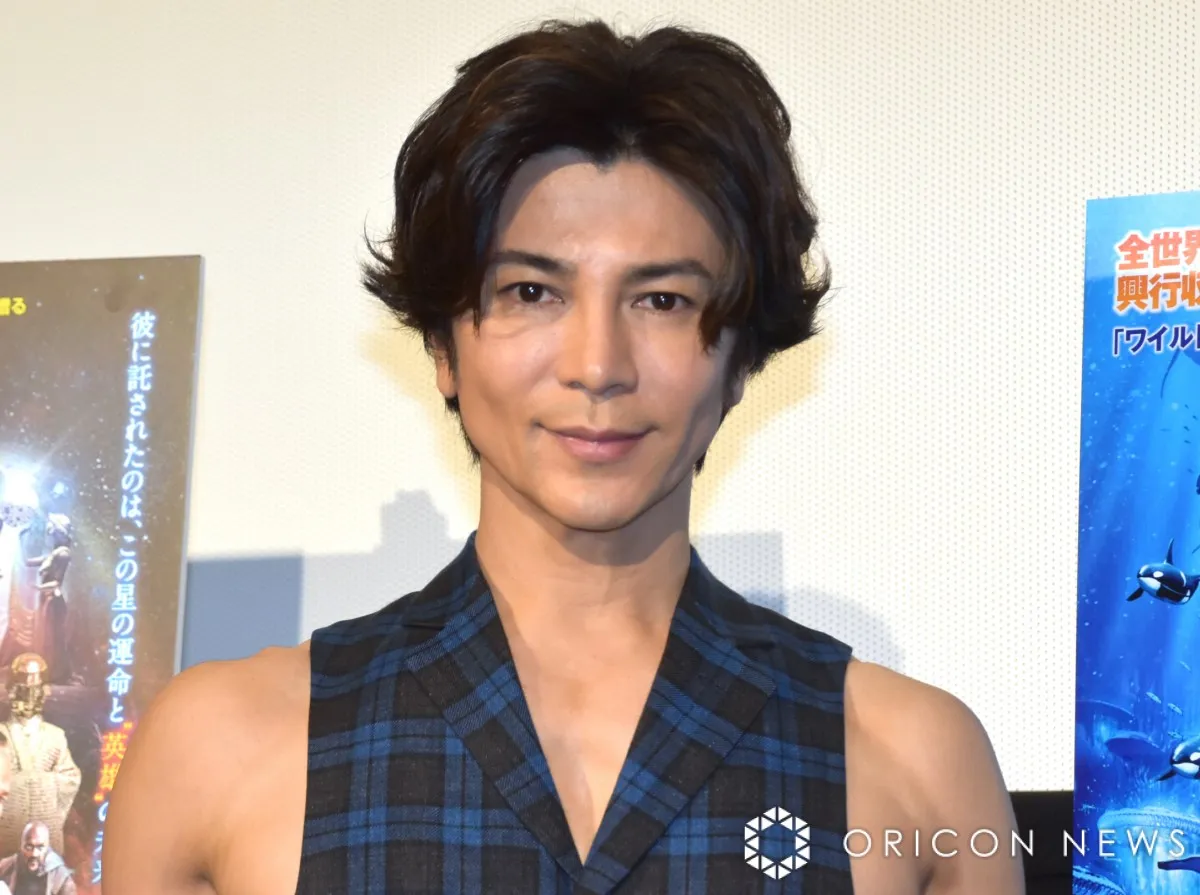 武田真治、「#無加工無修正」圧巻の52歳筋肉美ショットに「彫刻みたい」「山Pかと思った」「52歳でこのバディーやばすぎ」　雑誌『GOETHE』で筋トレ事情語る