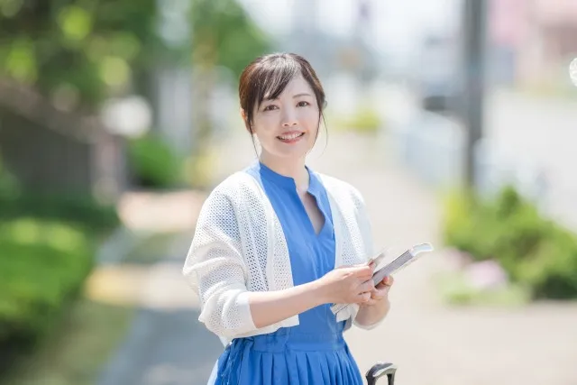 外では滝汗、室内で極寒…寒暖差や季節の変わり目にさらっと着られる万能カーディガン11選