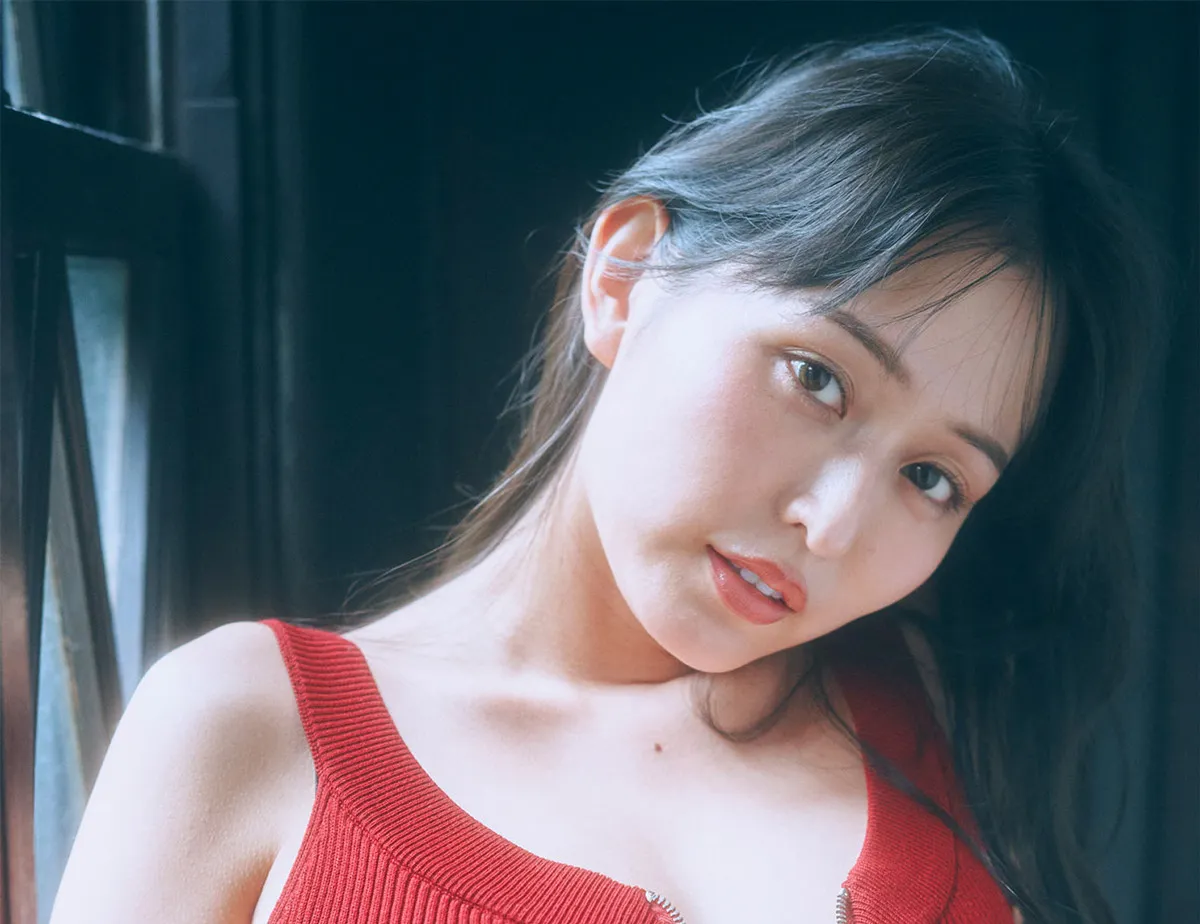 身長169cmのハイスペックボディ・天野ちよ、完璧なスタイルと大人の女性美を見せつける