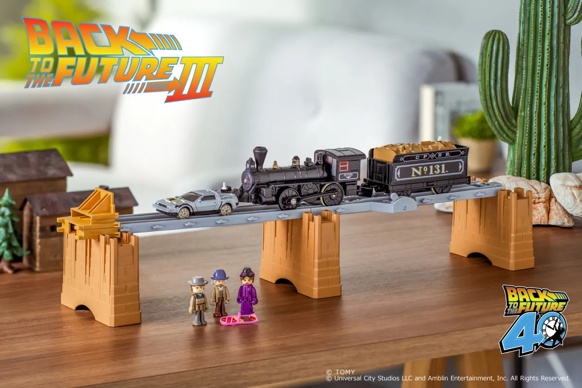 プラレール、『バック・トゥ・ザ・フューチャーPART3』とコラボ　蒸気機関車131号＆タイムマシンが登場