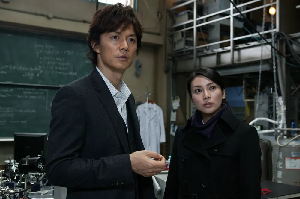 東野圭吾×福山雅治『ガリレオ』劇場版3作品を一挙放送　映画『ブラック・ショーマン』公開記念